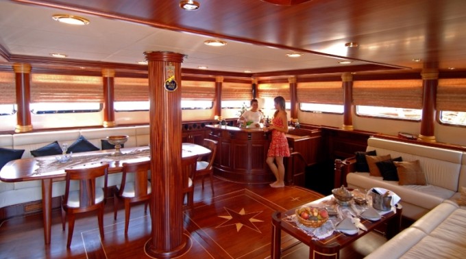 Mare Nostrum Salon Dining